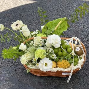 GIỎ TRÁI CÂY MIX HOA TƯƠI 008