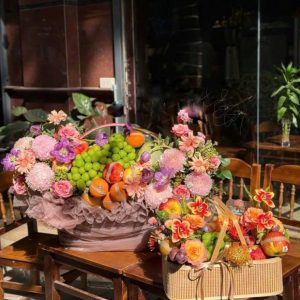 GIỎ TRÁI CÂY MIX HOA TƯƠI PREMIUM 005