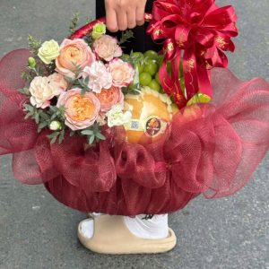 GIỎ TRÁI CÂY MIX HOA TƯƠI 004