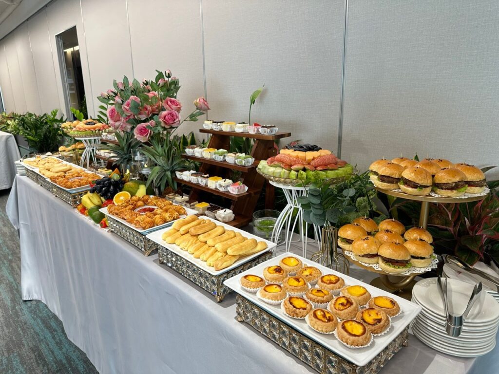 Teabreak Cho Tiệc Cưới - Modern/Minimalist