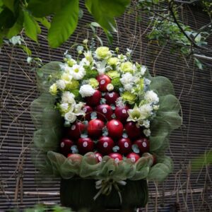 Giỏ trái cây kèm hoa tươi, quà đám cưới