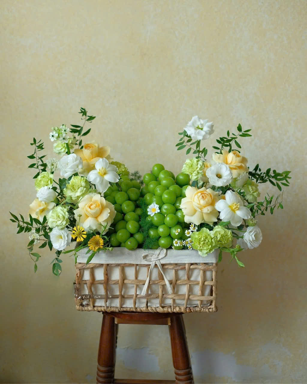 LUMIÈRE FRUIT BASKET/GIỎ LỤC BÌNH NHO HOA TONE VÀNG