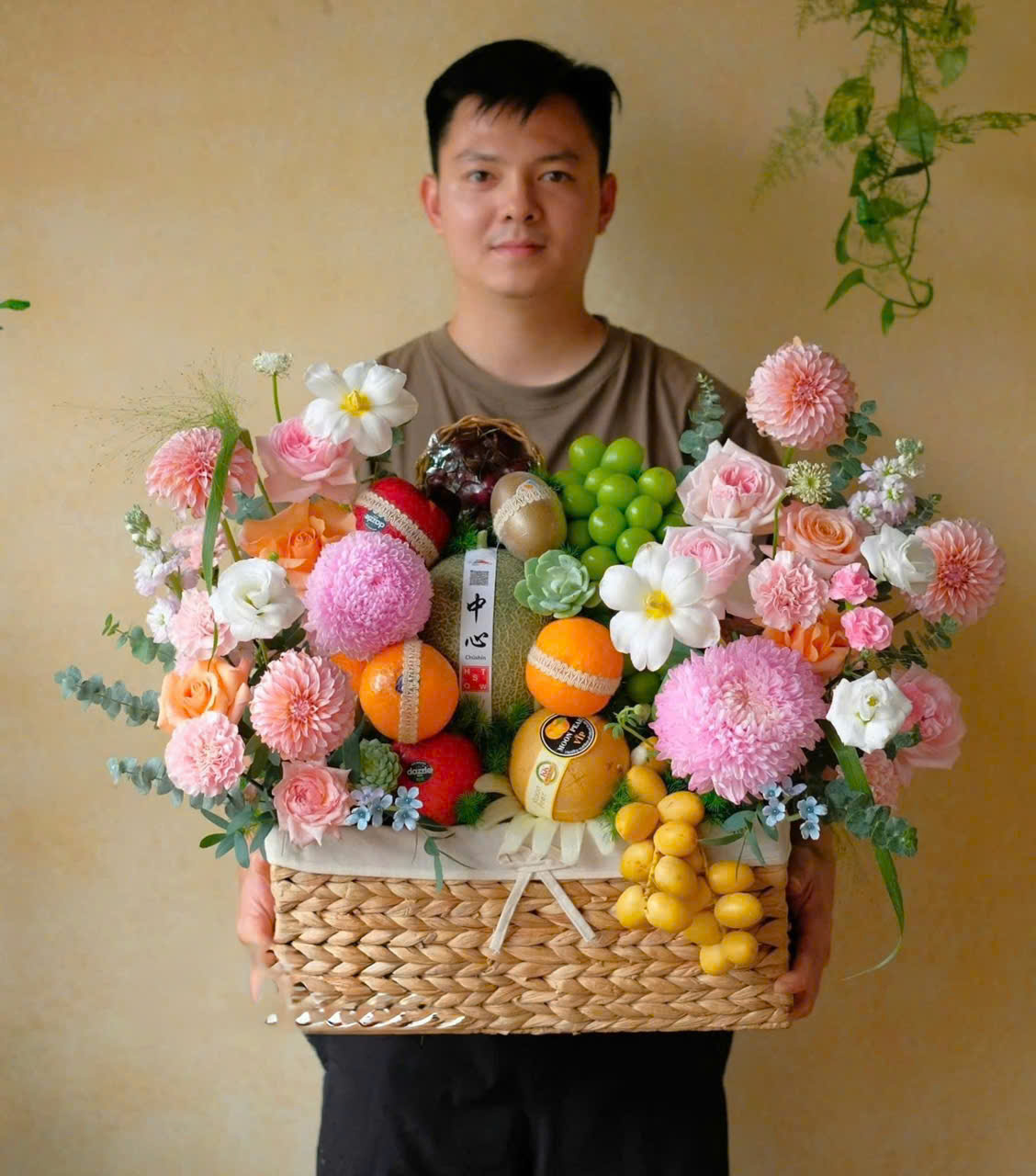 BLUSHING BLOSSOM FRUIT BASKET / GIỎ LỤC BÌNH TONE HỒNG SIZE M
